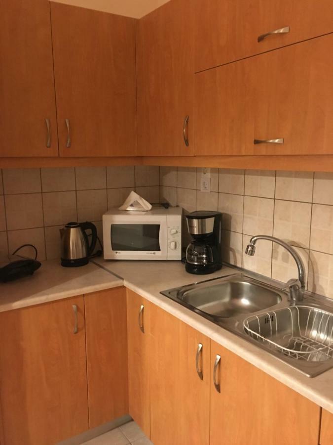 Central 2-Bedroom Luxury Apartment 伊拉克利翁 外观 照片