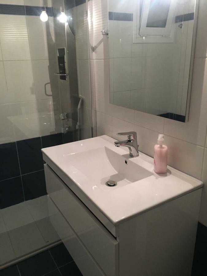 Central 2-Bedroom Luxury Apartment 伊拉克利翁 外观 照片