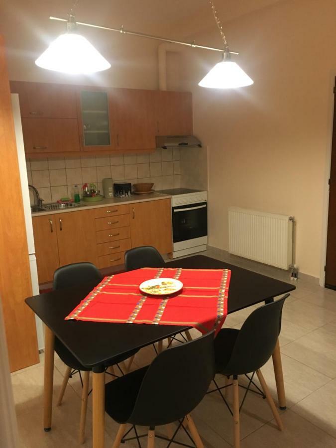 Central 2-Bedroom Luxury Apartment 伊拉克利翁 外观 照片